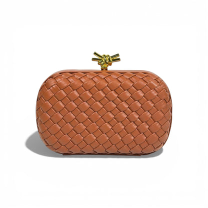 Bottega Veneta Intrecciato Knot Clutch – Caramel Brown 🤎✨