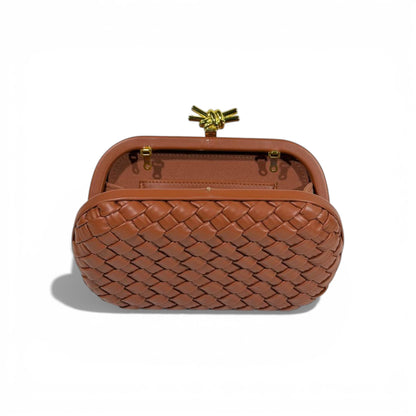 Bottega Veneta Intrecciato Knot Clutch – Caramel Brown 🤎✨