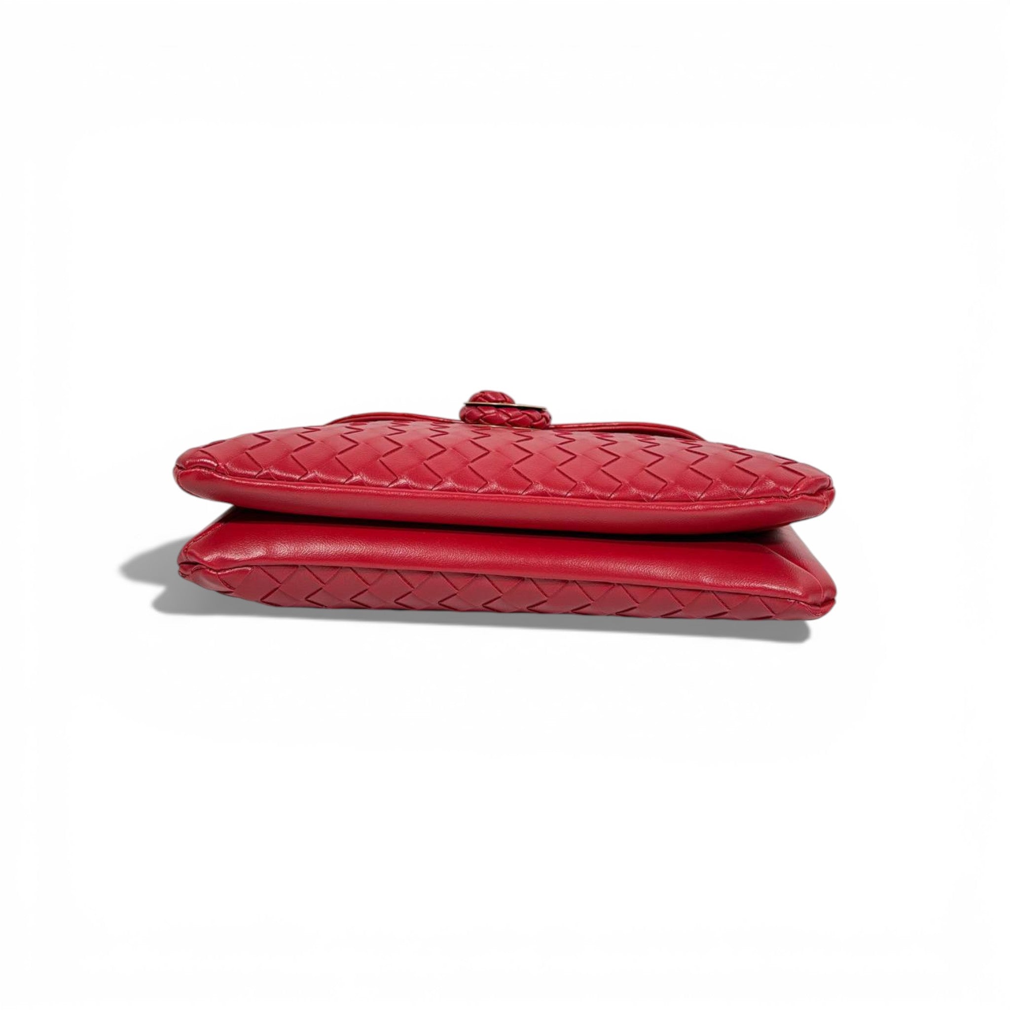 👜 Bottega Veneta Intrecciato Leather Clutch – Red ❤️