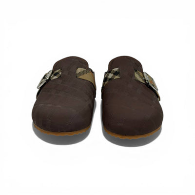 Burberry Brown Check Slip-On Clogs with Buckle – Classic Luxury Slides 🤎✨