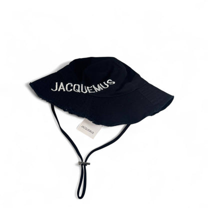 🖤 Jacquemus Black Logo Bucket Hat – Bold & Timeless Style 🧢