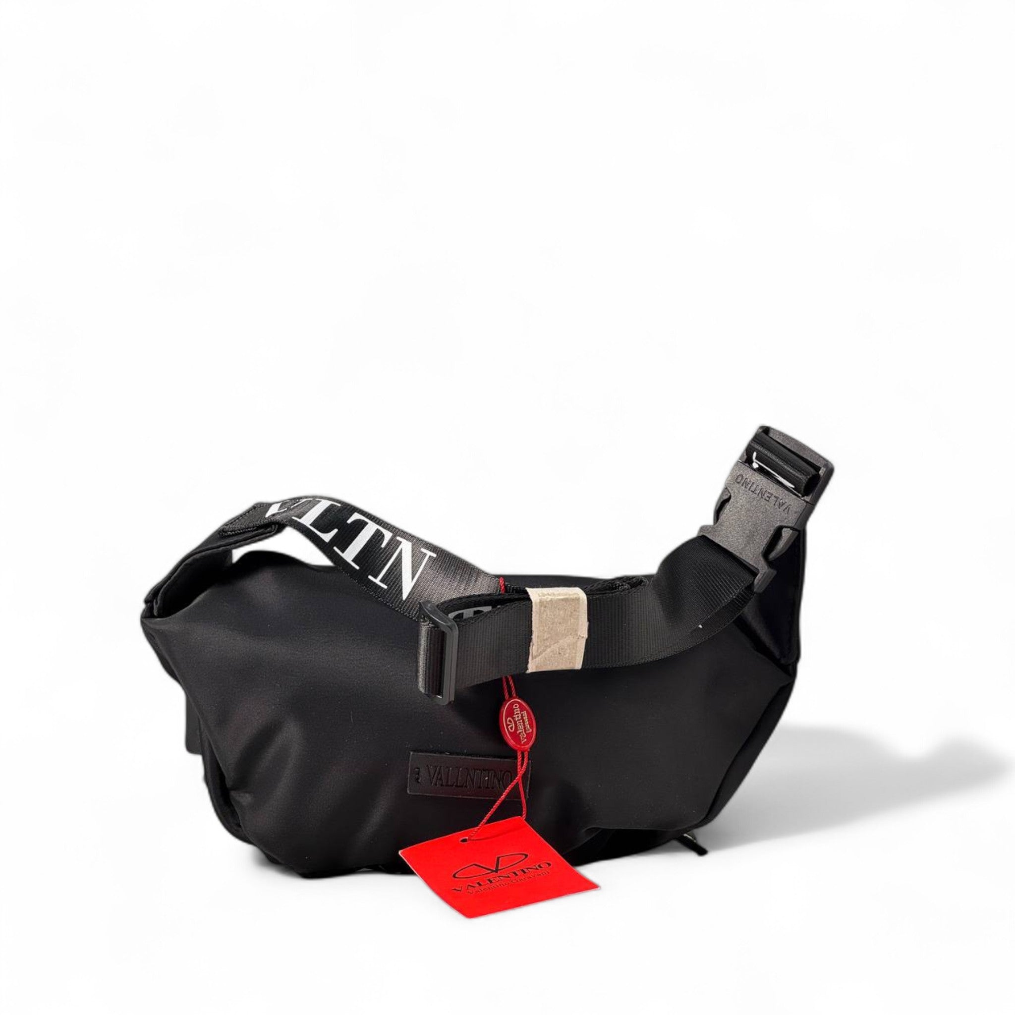 ⭐ Valentino VLTN Star Belt Bag – Black Urban Luxe Edition 🎒