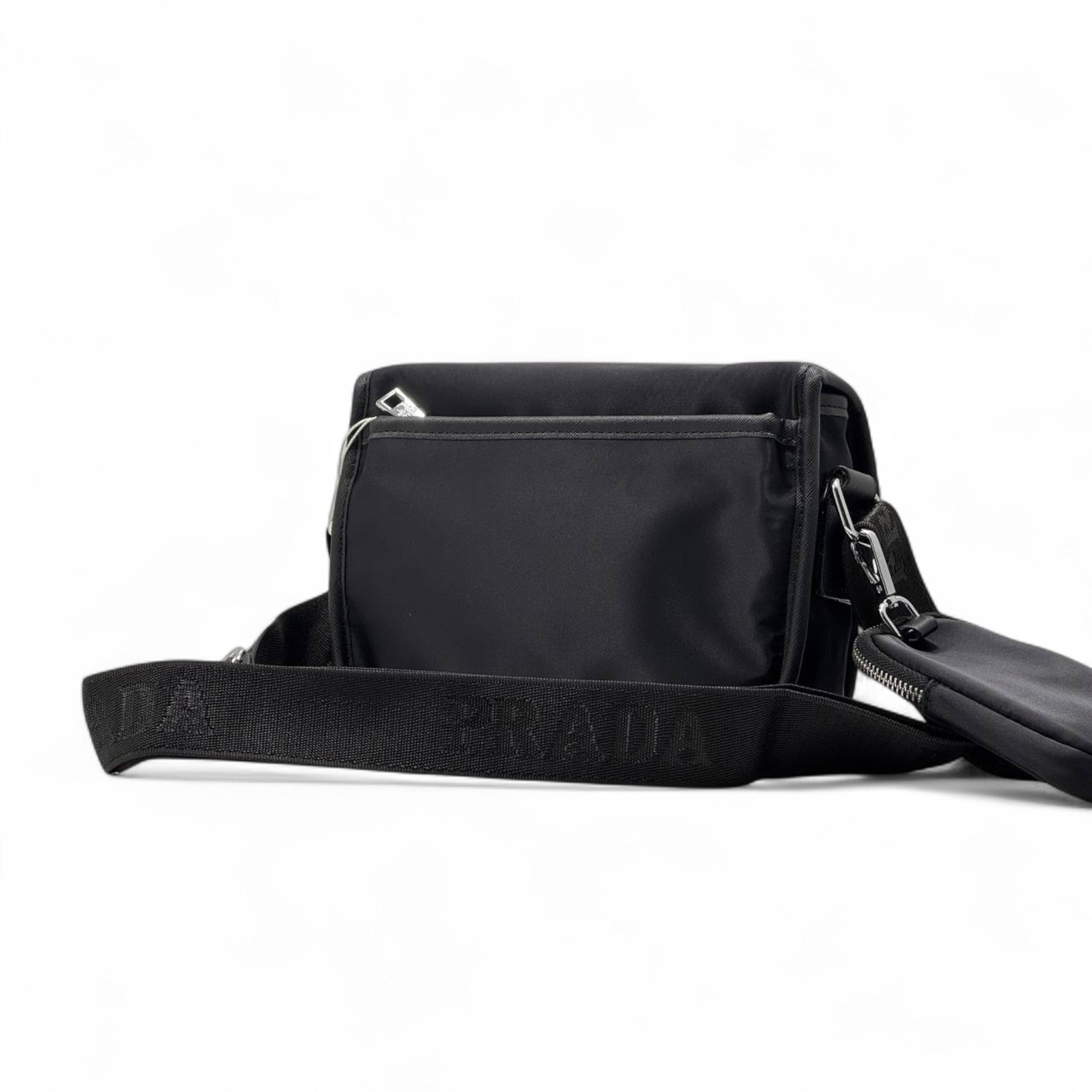 🖤 Prada Messenger Crossbody Bag – Iconic Black Nylon Elegance 💼
