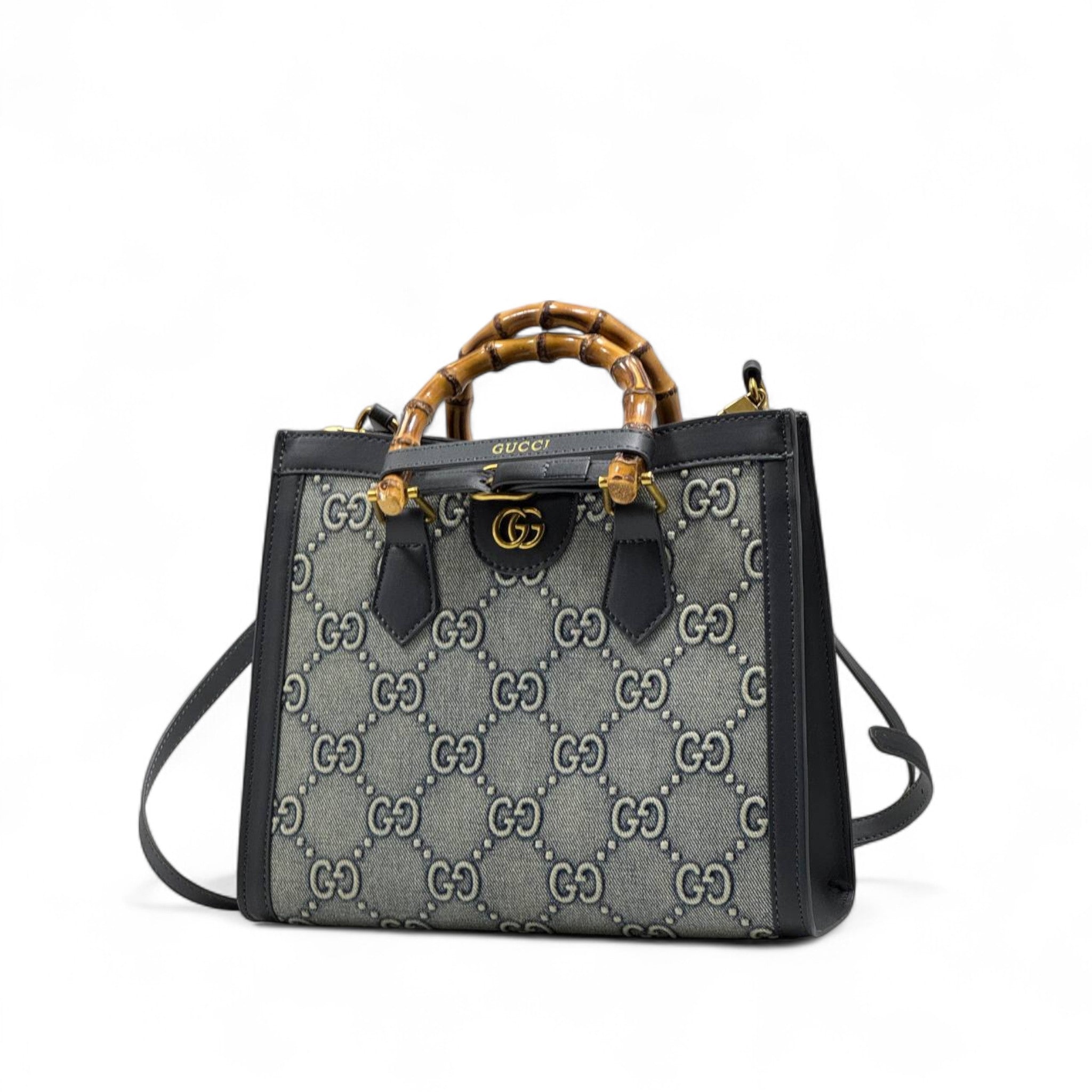 👜 Gucci Bamboo Handle Monogram Bag – Vintage Glam Reimagined