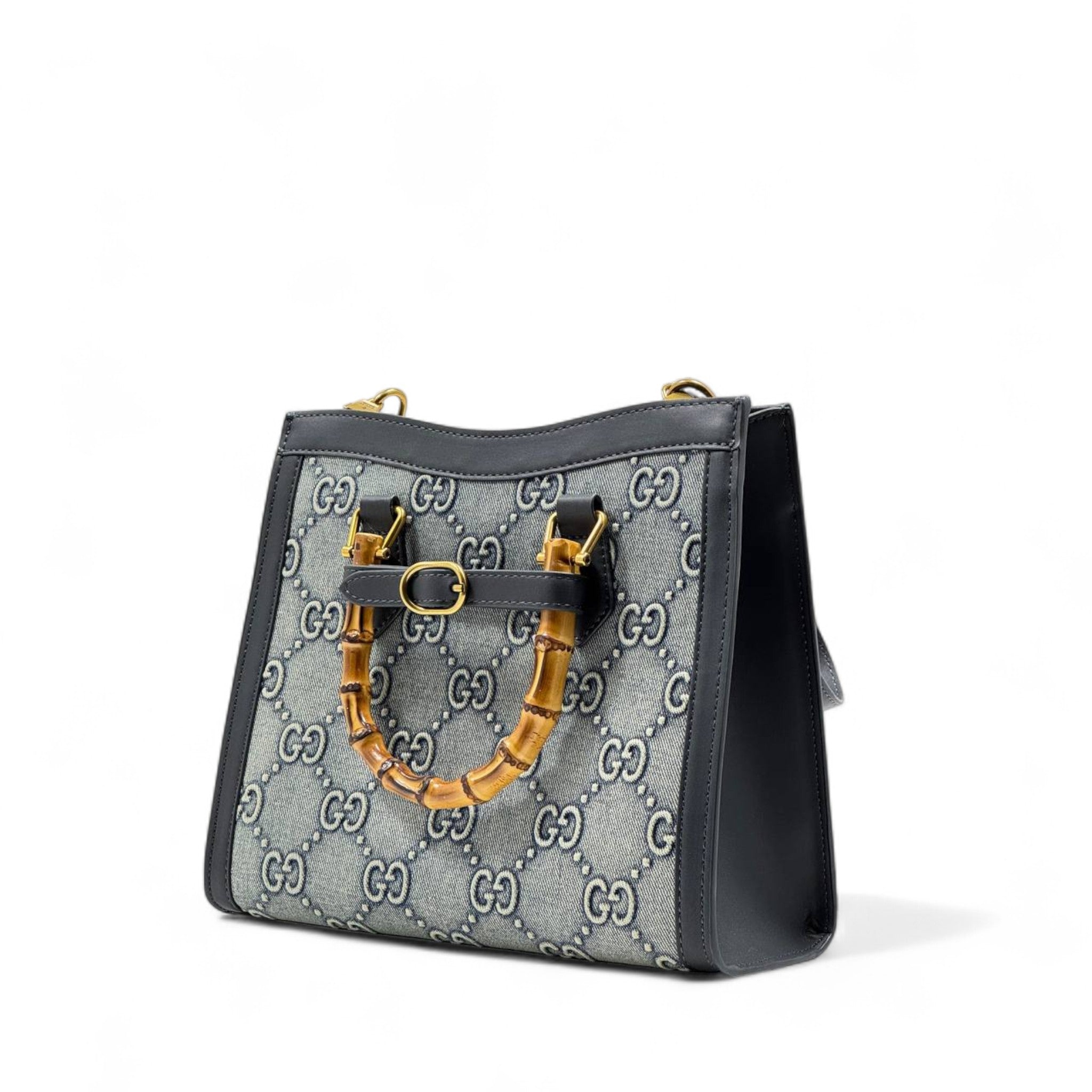 👜 Gucci Bamboo Handle Monogram Bag – Vintage Glam Reimagined