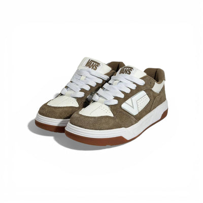 👟🔥 Vans Low-Top Sneakers – Brown Suede & White Classic Street Style 🤎🤍
