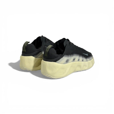 ⚡👟 Nike Futuristic Performance Sneakers – Black with Translucent Sole 🖤✨