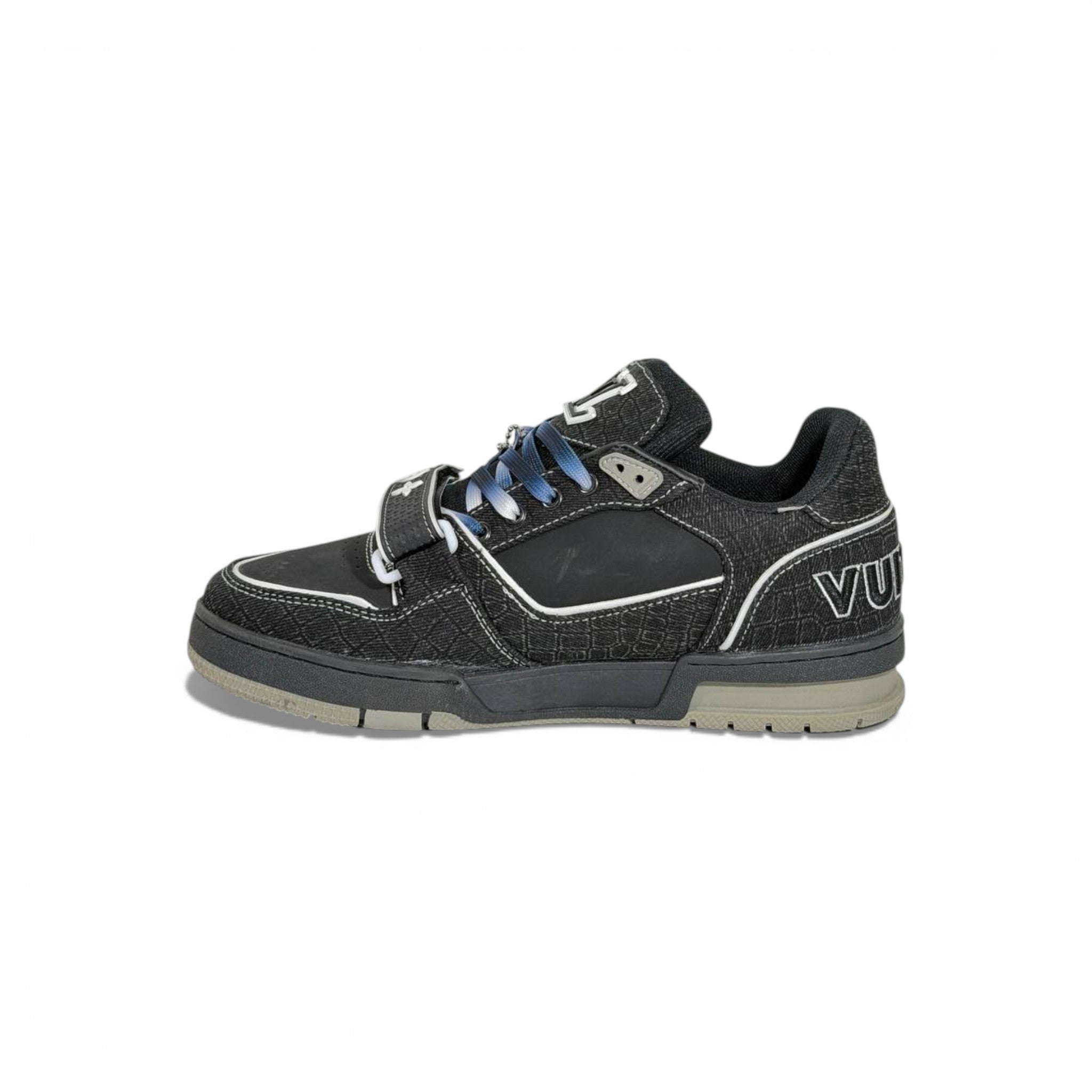 🖤🔥 Louis Vuitton Luxury Low-Top Sneakers – Black Monogram Street Edition 👟✨