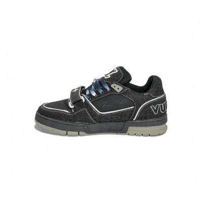 🖤🔥 Louis Vuitton Luxury Low-Top Sneakers – Black Monogram Street Edition 👟✨