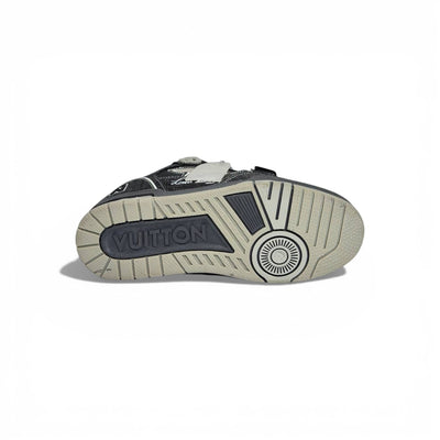 🖤🔥 Louis Vuitton Luxury Low-Top Sneakers – Black Monogram Street Edition 👟✨