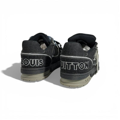 🖤🔥 Louis Vuitton Luxury Low-Top Sneakers – Black Monogram Street Edition 👟✨