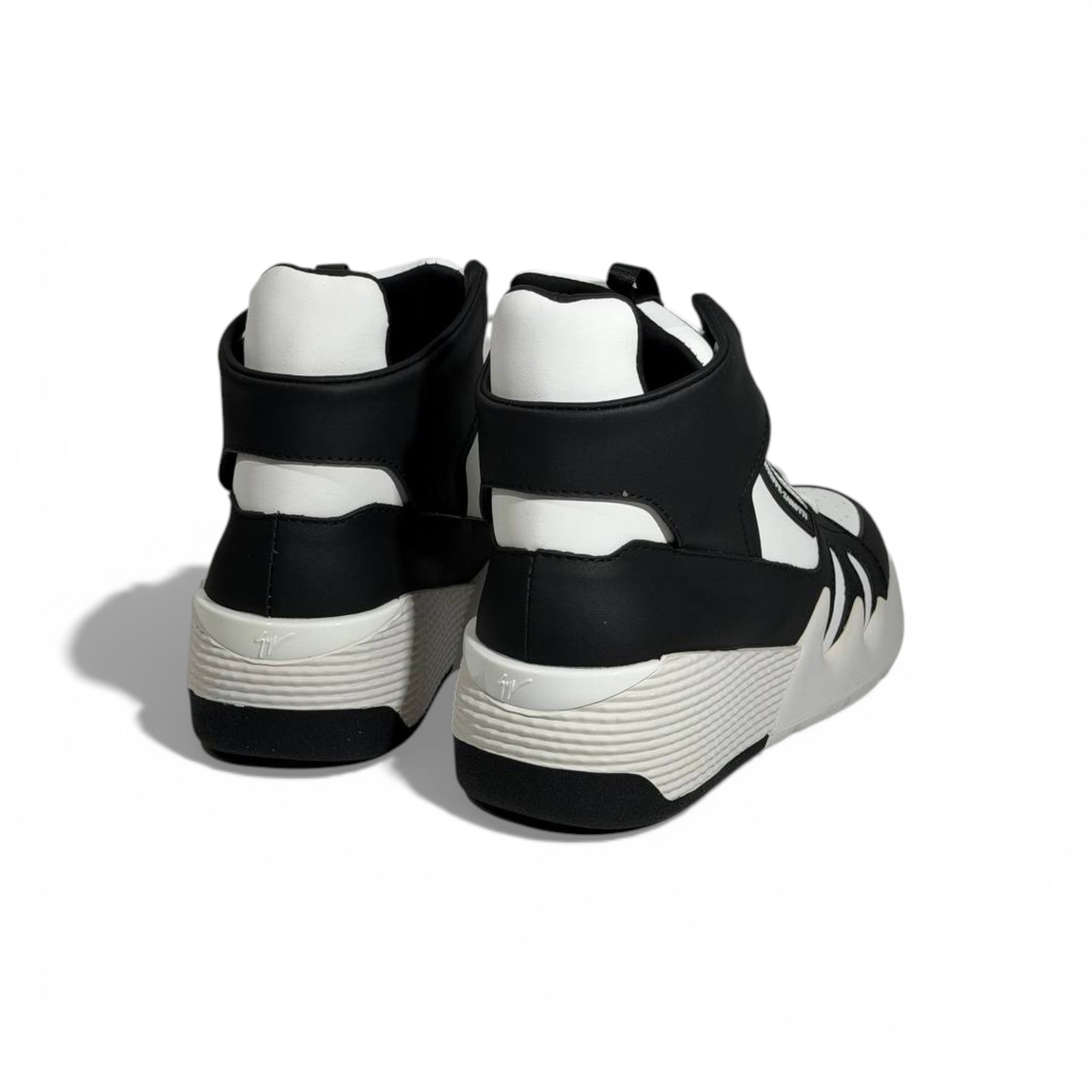 🖤🤍 Giuseppe Zanotti Black & White High-Top Sneakers – Iconic Contrast Edition 👟✨