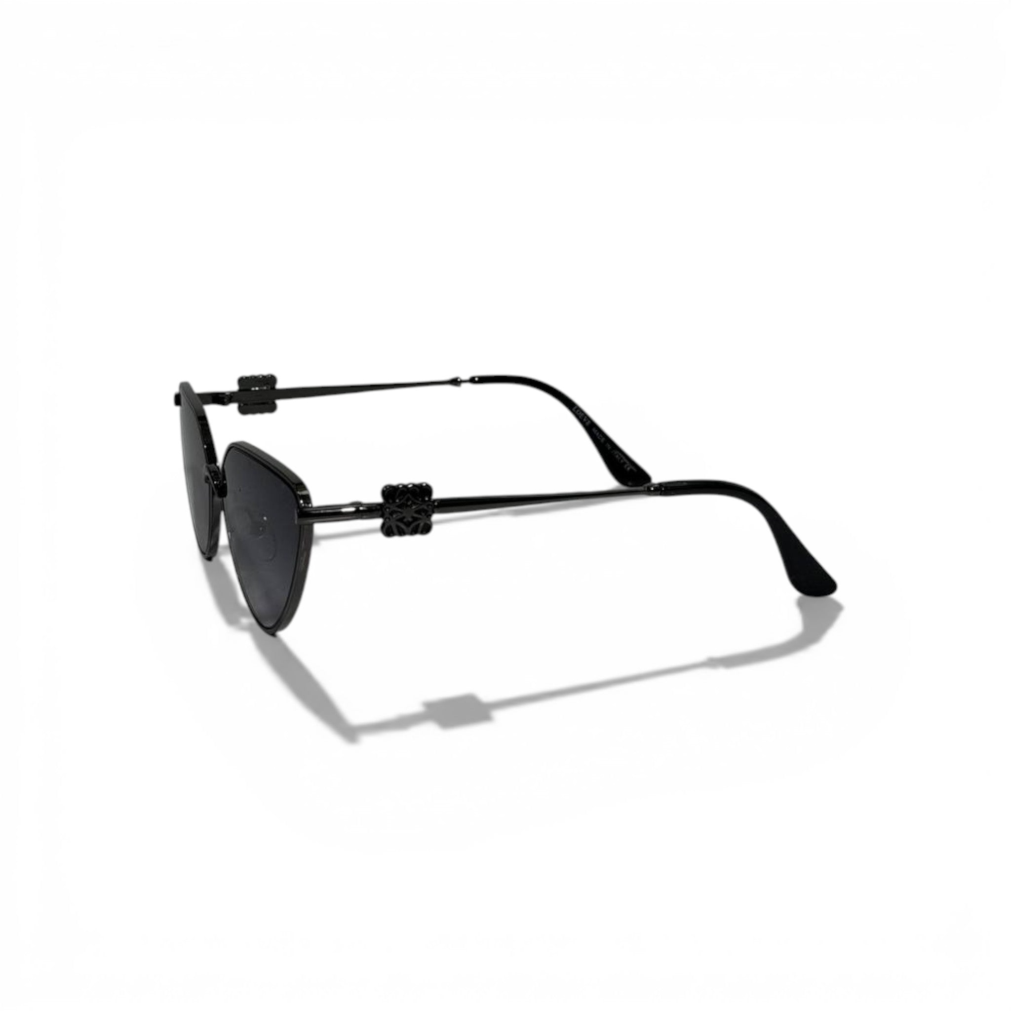 🕶️🖤 Loewe Black Cat Eye Sunglasses – Iconic Minimal Luxury 🖤🕶️