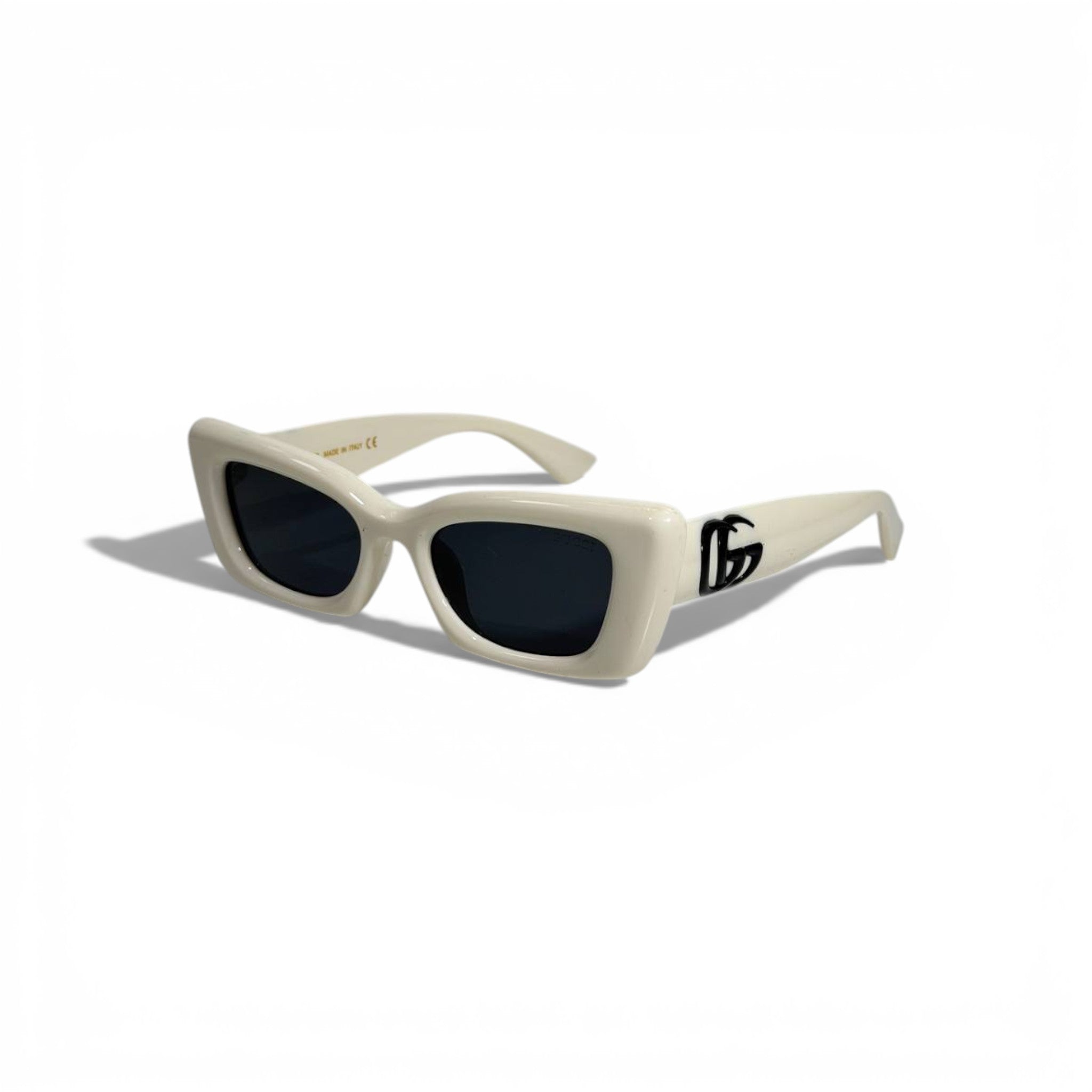 🕶️🤍 Gucci Ivory Rectangular Sunglasses with Black GG Logo 🤍🕶️