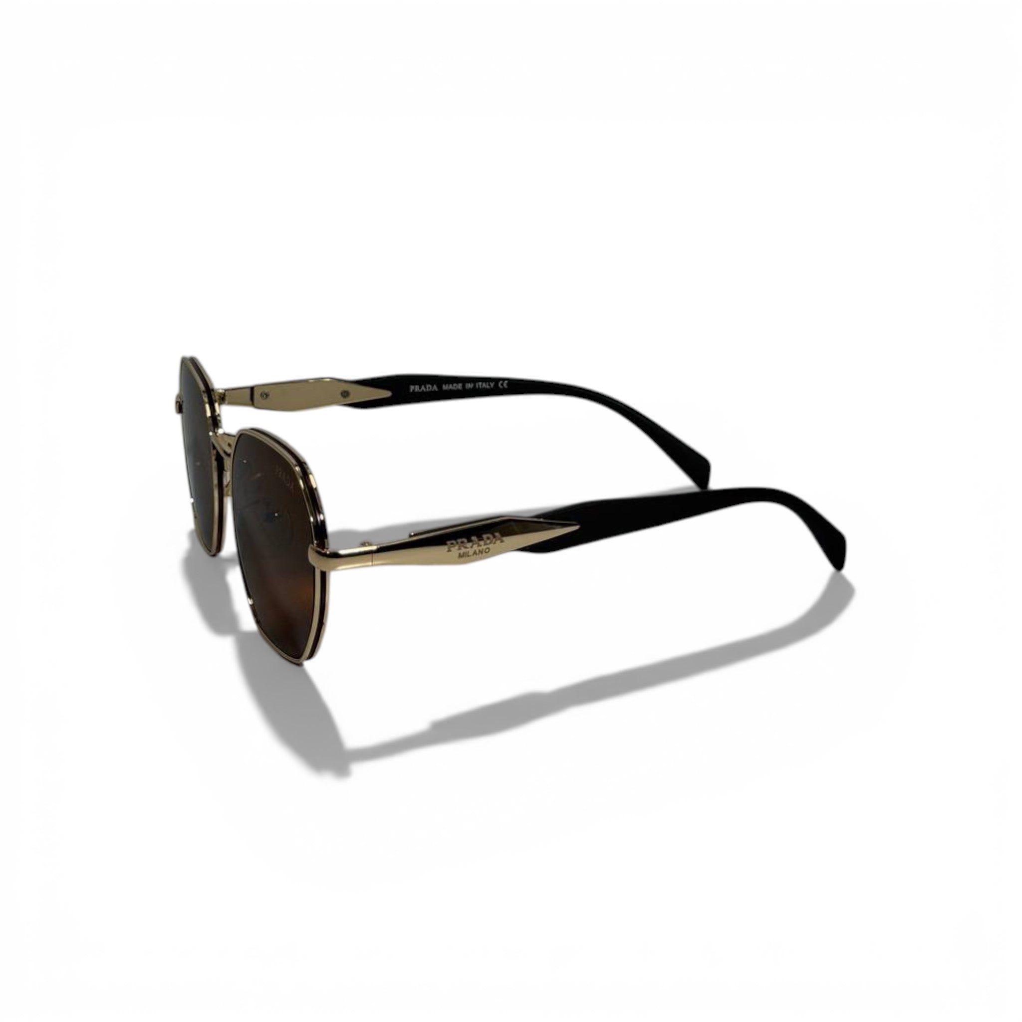 Prada Square Sunglasses – Brown Lens with Gold Frame Elegance 🕶️✨
