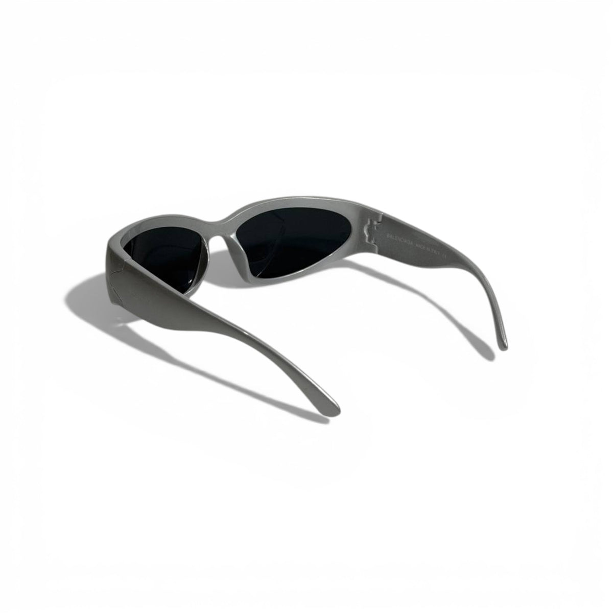 Balenciaga Futuristic Wrap Sunglasses – Silver Grey Edge 🕶️⚡