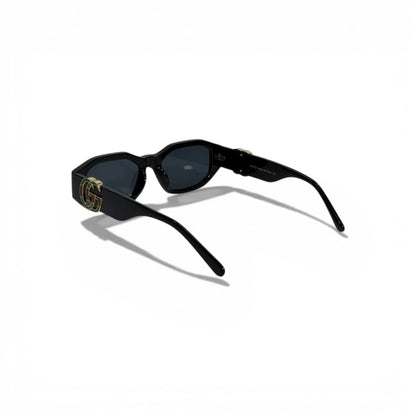 GUCCI Black Square Sunglasses with Iconic GG Logo – Bold Luxury Statement 💎✨