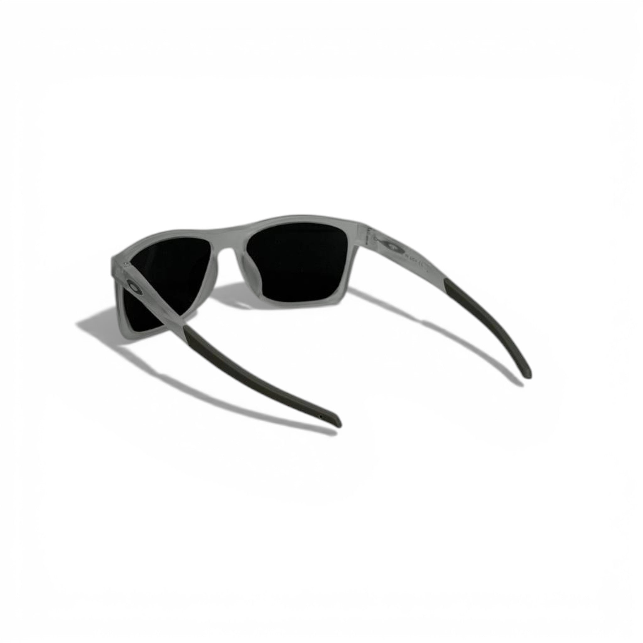 🕶️ OAKLEY Matte Grey Square Sunglasses – Black Lenses | Sport & Lifestyle Eyewear 🕶️