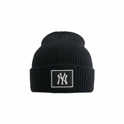 🧢 New York Yankees Ribbed Knit Beanie – Classic Winter Streetwear 🖤⚾