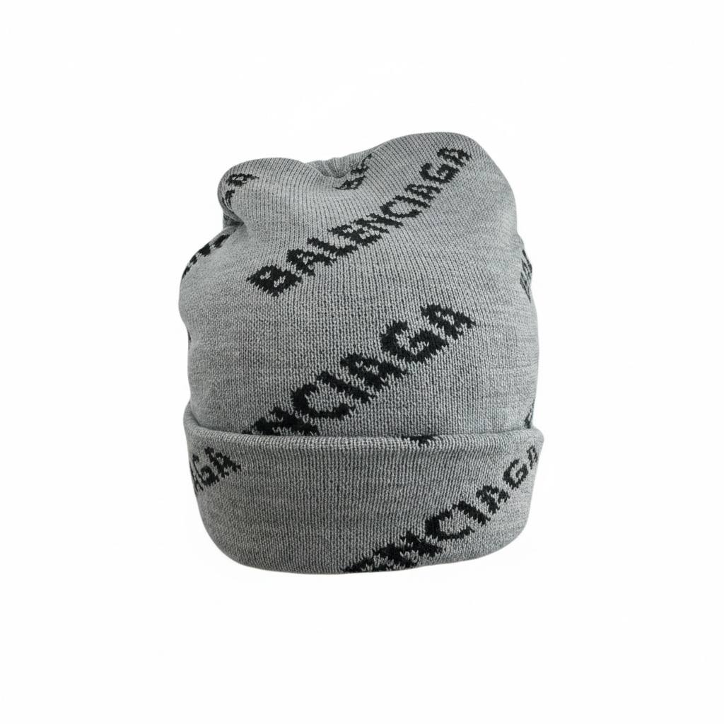🧢 Balenciaga All-Over Logo Knit Beanie – Iconic Street Luxury 🩶🔥