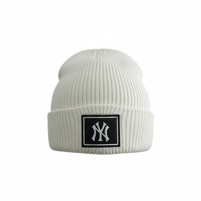 🧢 New York Yankees White Ribbed Knit Beanie – Clean Winter Streetwear 🤍⚾❄️