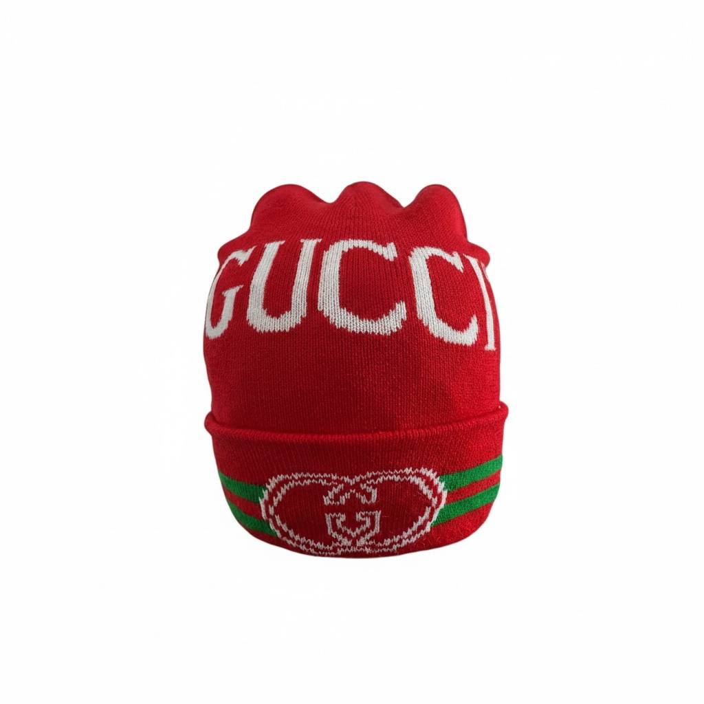 🧢 Gucci Red Logo Knit Beanie – Bold Luxury Winter Icon ❤️❄️✨