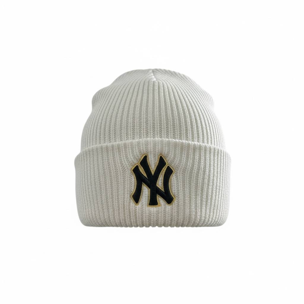 🤍🖤 New York Yankees White Knit Beanie – Iconic Winter Streetwear Style ❄️🔥