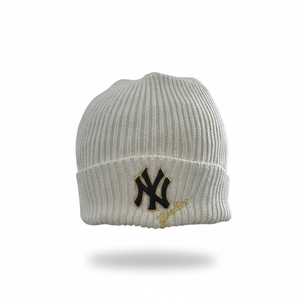 🤍🖤 New York Yankees White Knit Beanie – Iconic Winter Streetwear Style ❄️🔥