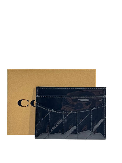 🖤 Coach Quilted Glossy Black Card Holder – Gold "C" Emblem