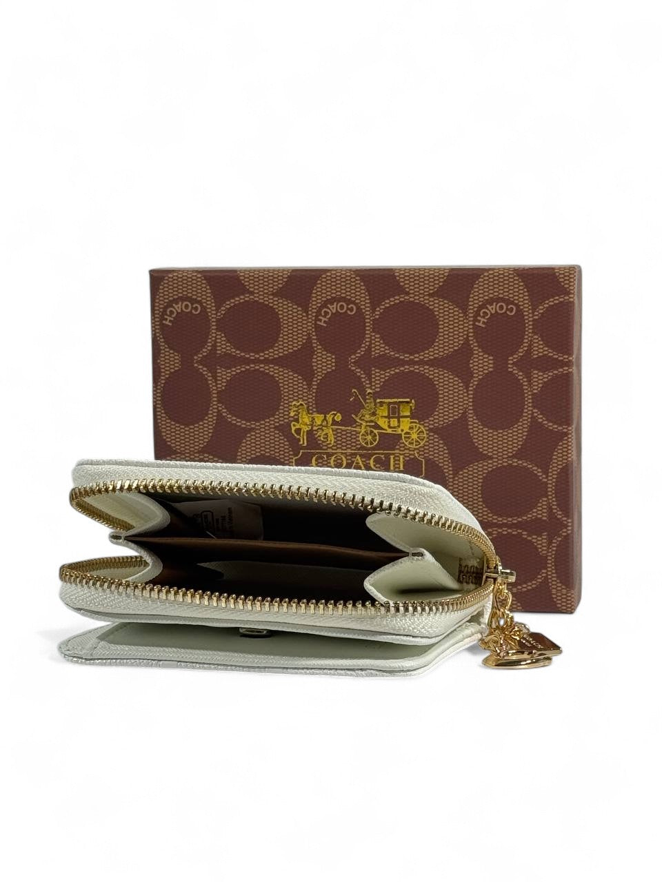 🤍 Coach Signature White Embossed Zip Wallet – Classic Luxury