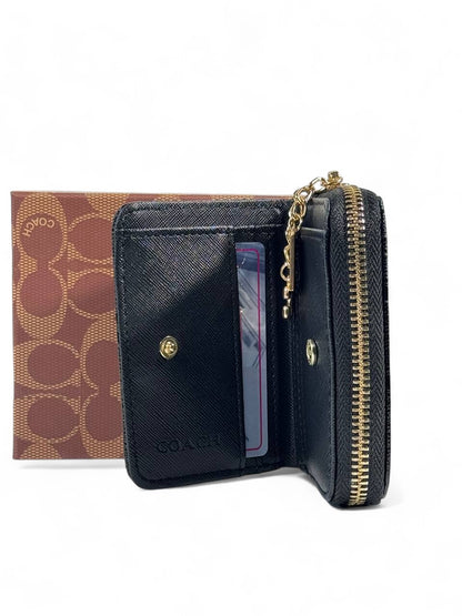 🖤 Coach Black Signature Patent Leather Zip Wallet – Glossy Chic