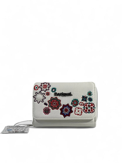 🌼 Desigual White Floral Embroidered Wallet – Artistic & Unique