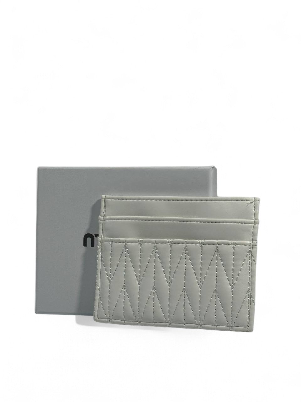 🤍 Miu Miu Quilted White Leather Card Holder – Timeless Elegance