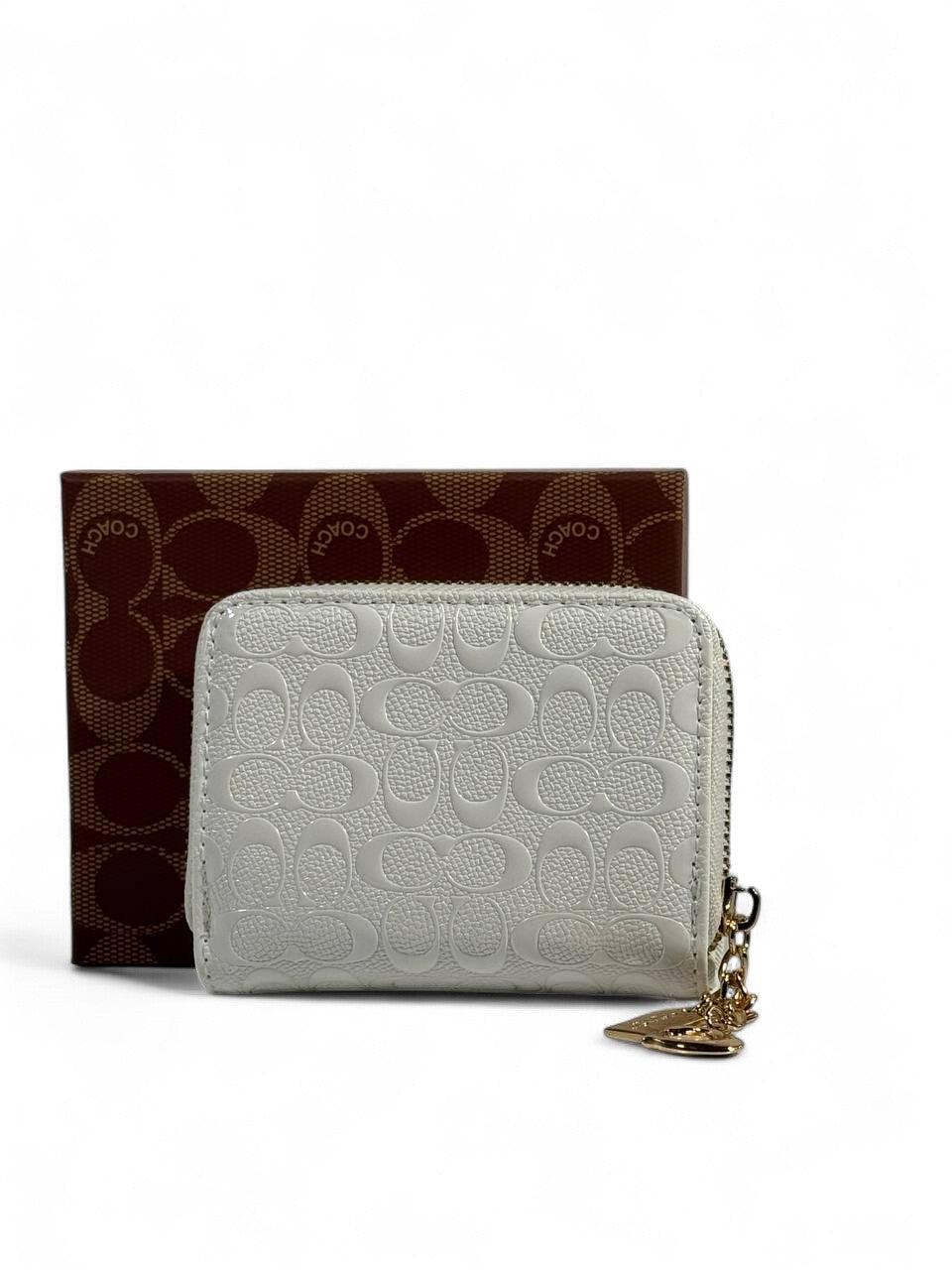 🤍 Coach Signature White Embossed Zip Wallet – Classic Luxury