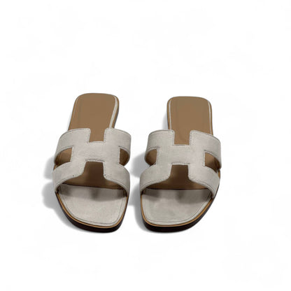 Hermès H-Style Suede Slippers – Elegant Beige Neutrals 🤍