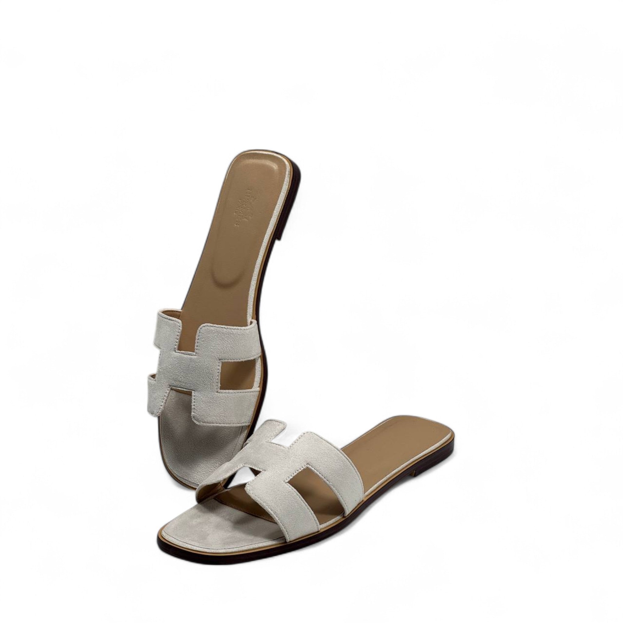 Hermès H-Style Suede Slippers – Elegant Beige Neutrals 🤍