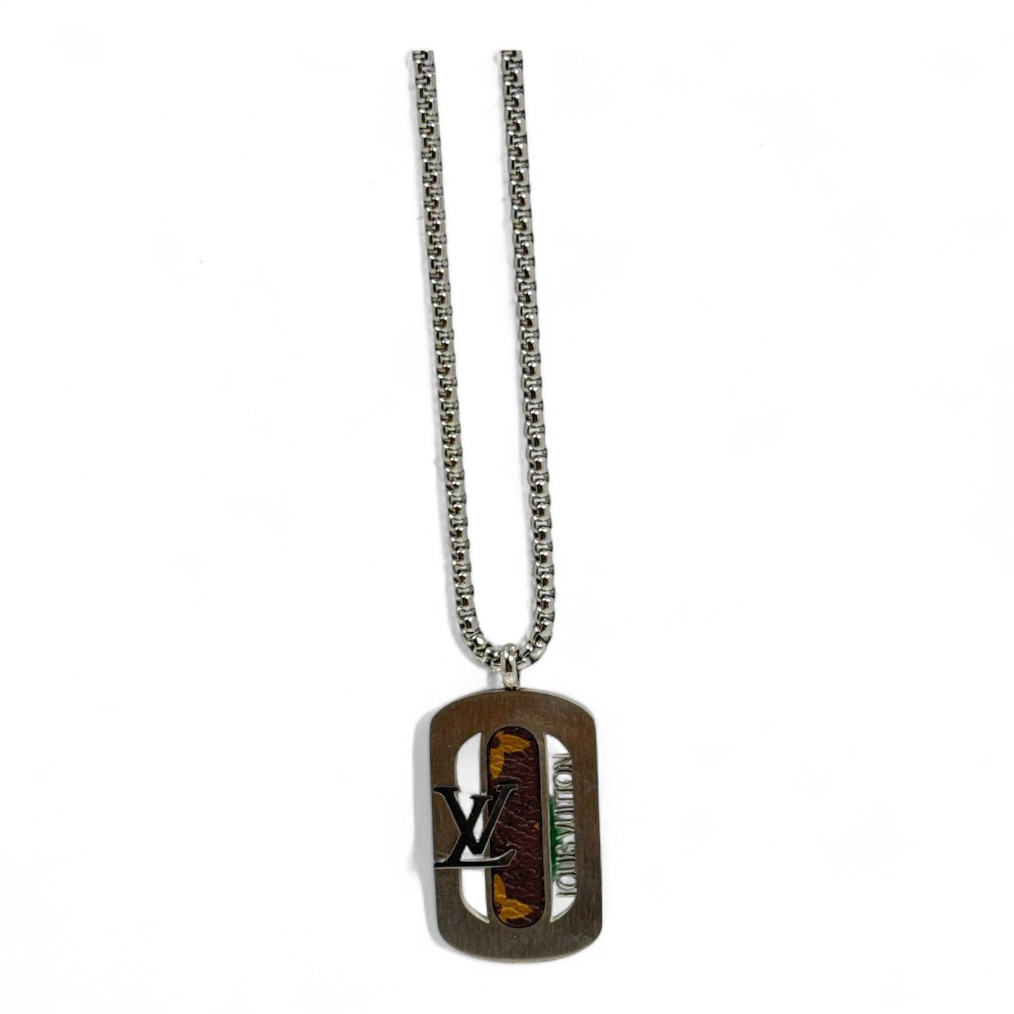 🪙 Louis Vuitton-Inspired Pendant – Silver Chain with Leather Inlay | Stainless Steel | 40cm