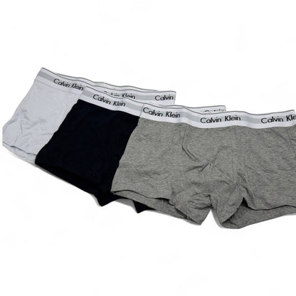 🩳 Calvin Klein Men’s Boxer Briefs – 3-Pack Classic Logo Waistband (White, Black, Grey) 🤍🖤