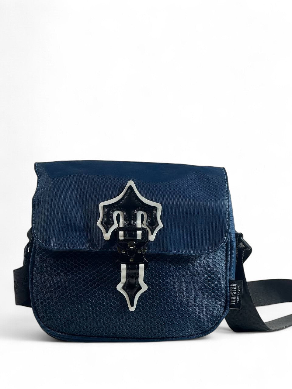 🔵⚪ Trapstar Navy Crossbody Bag – Iconic Urban Streetwear Shoulder Bag 🔥