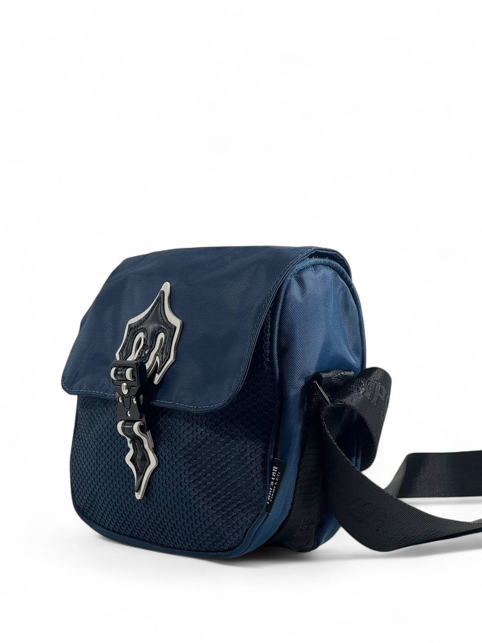 🔵⚪ Trapstar Navy Crossbody Bag – Iconic Urban Streetwear Shoulder Bag 🔥
