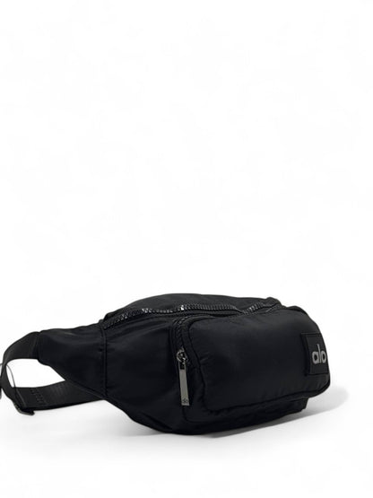 🖤 Alo Black Crossbody Belt Bag – Sleek Minimalist Fanny Pack | Unisex Everyday Style