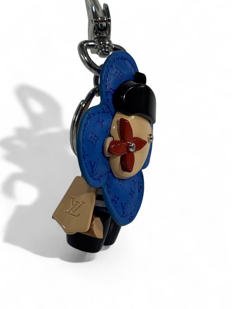 🌟 Louis Vuitton Vivienne Blue Flower Keychain – Collector’s Charm 🔑💙🌸