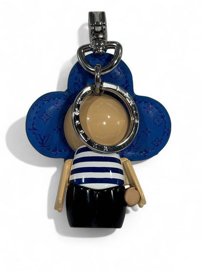 🌟 Louis Vuitton Vivienne Blue Flower Keychain – Collector’s Charm 🔑💙🌸