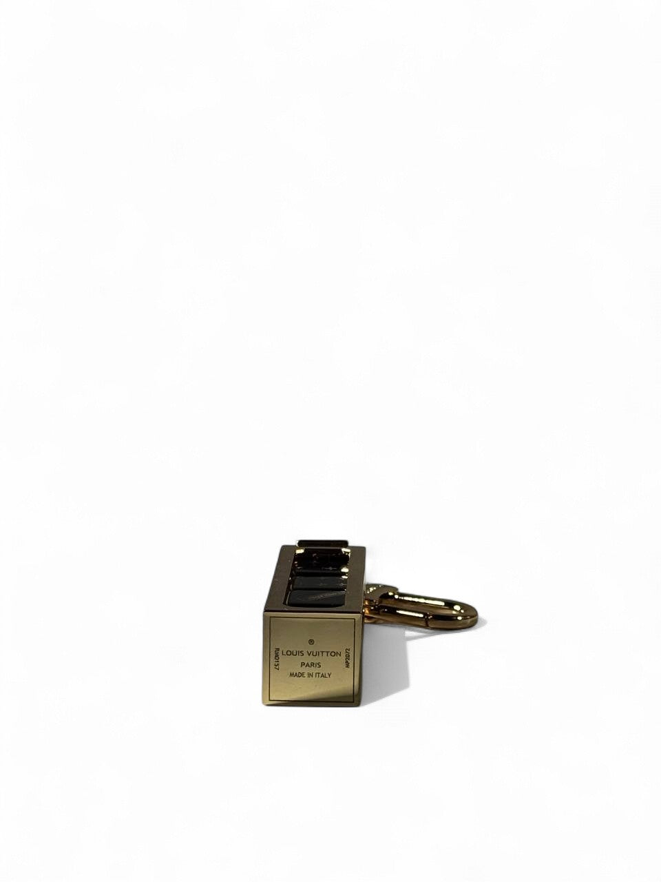 🎲 Louis Vuitton x Supreme Dice Keychain – Limited Edition Gold Charm 🔑✨