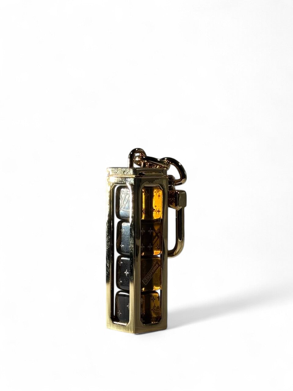 🎲 Louis Vuitton x Supreme Dice Keychain – Limited Edition Gold Charm 🔑✨