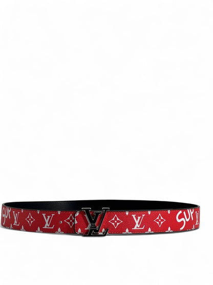 ❤️ LV × Supreme Style Red Belt – 125 cm | Black “LV” Logo Buckle 🖤✨ | Bold Street-Luxury Statement 🔥