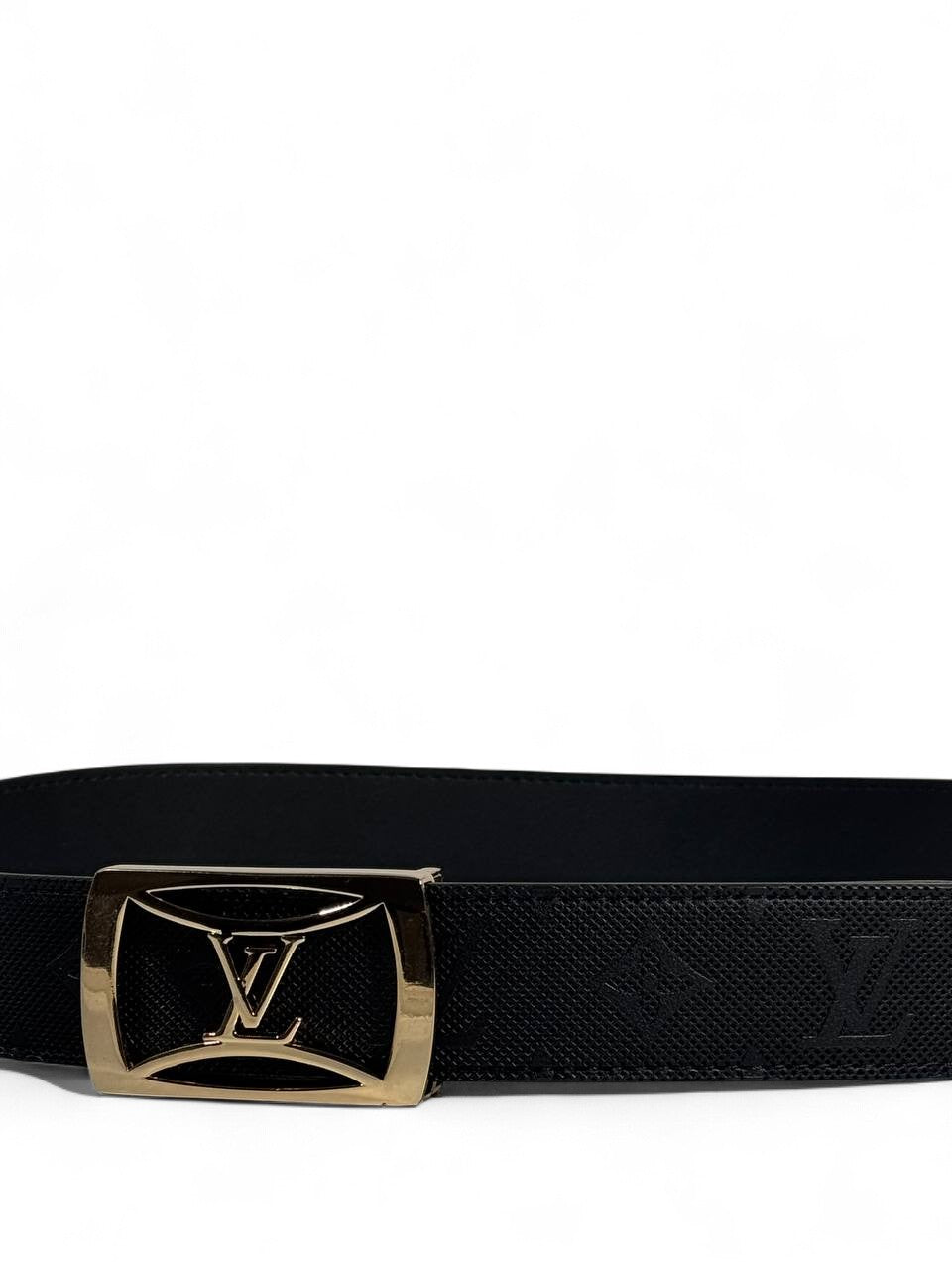 Louis Vuitton Black Belt 115 cm 🖤 | Gold Buckle Elegance ✨🪙