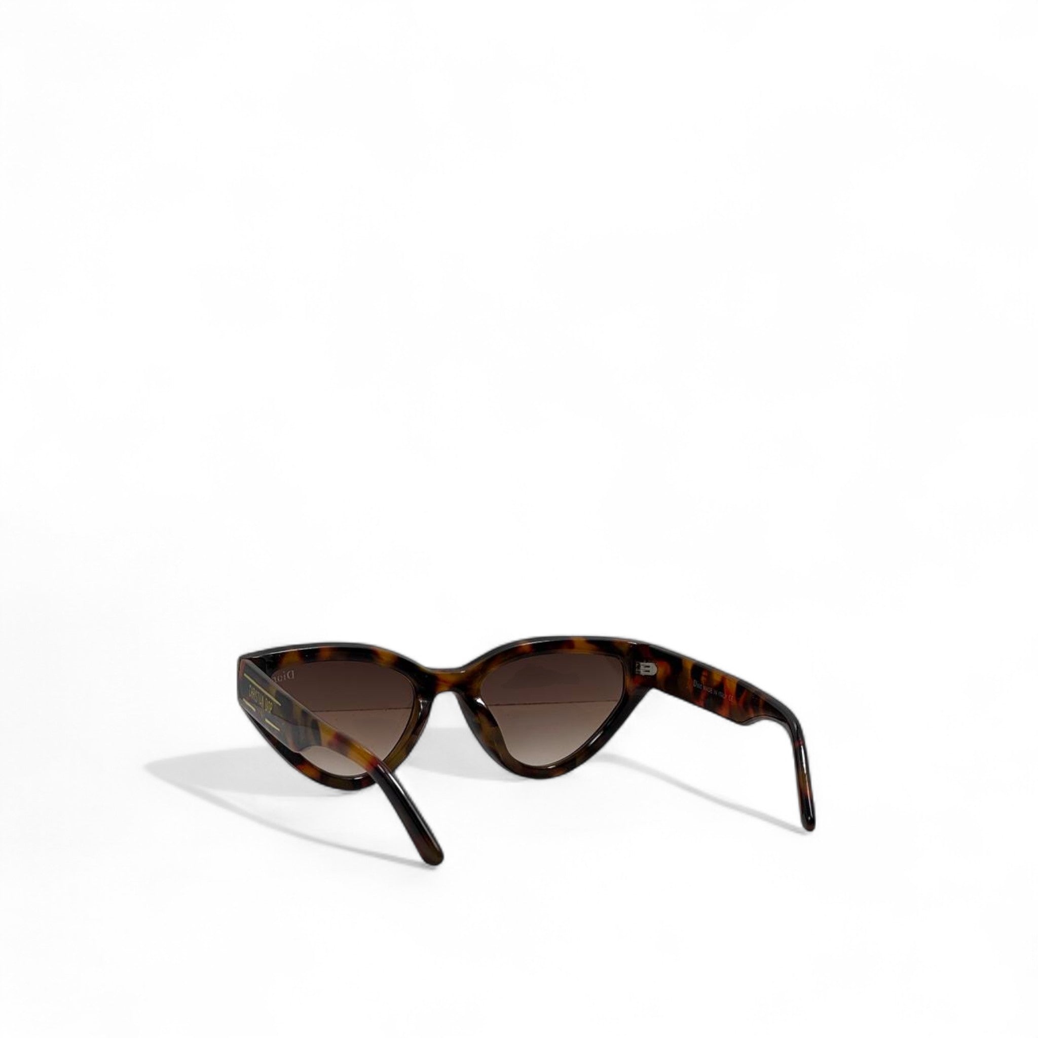 Christian Dior Cat-Eye Sunglasses 🐆🕶️ | Tortoiseshell Frame & Gold Logo Detailing