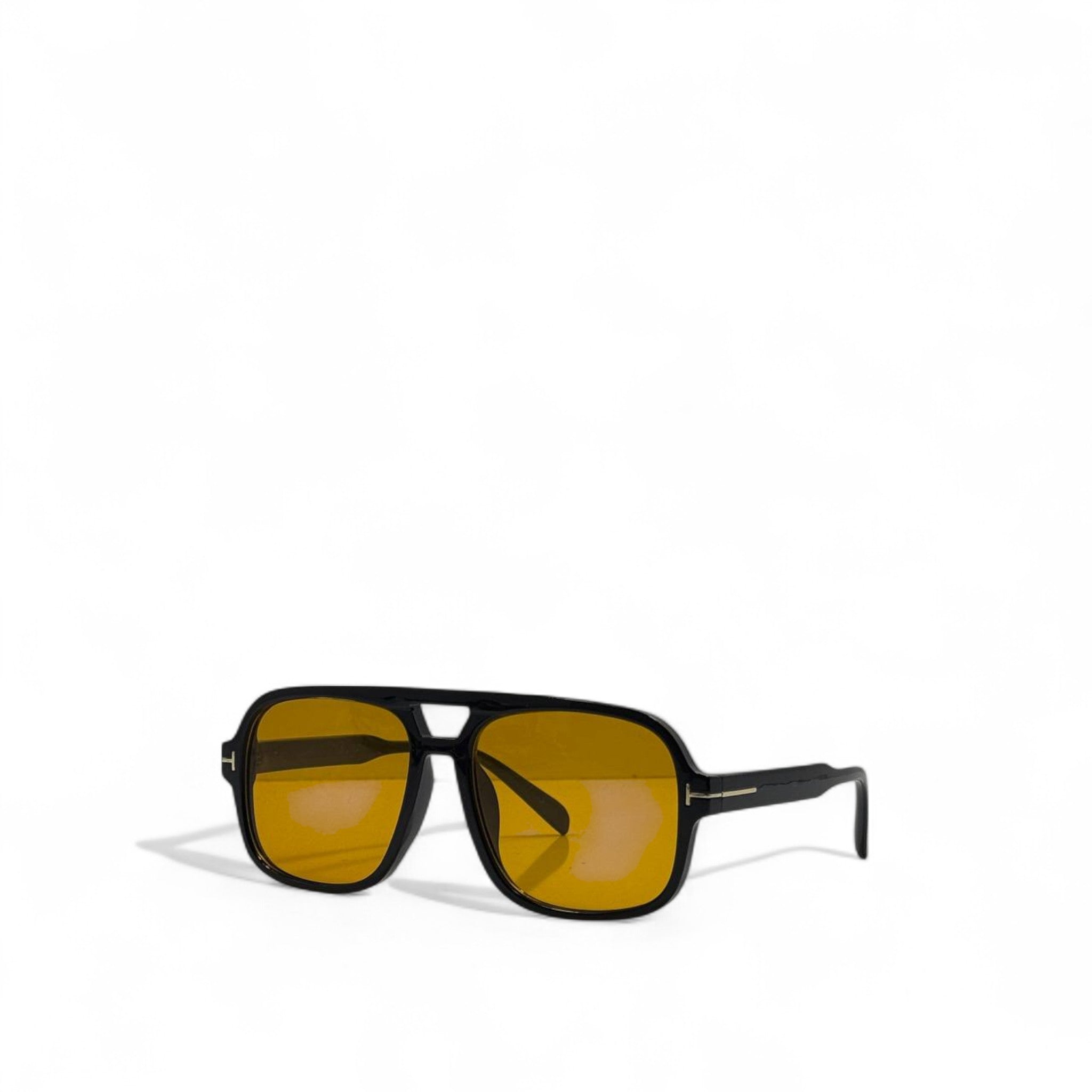 Tom Ford Black Aviator Sunglasses with Amber Lenses – Bold & Retro 🖤🟡