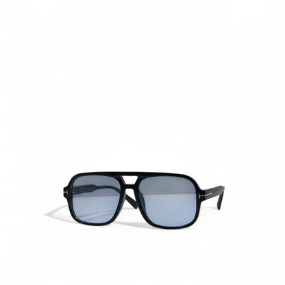 Tom Ford Aviator-Style Sunglasses – Icy Blue Lens & Jet Black Frame ❄️🖤